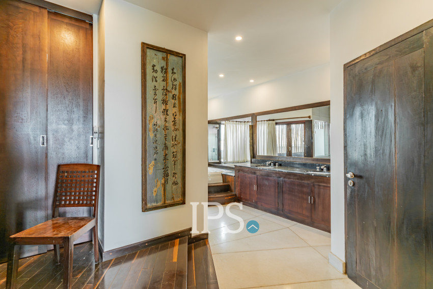 Renovated Duplex 4 Bedroom Penthouse For Rent - Phsar Kandal 1, Phnom Penh