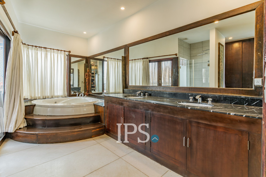 Renovated Duplex 4 Bedroom Penthouse For Rent - Phsar Kandal 1, Phnom Penh