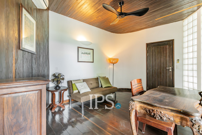 Renovated Duplex 4 Bedroom Penthouse For Rent - Phsar Kandal 1, Phnom Penh