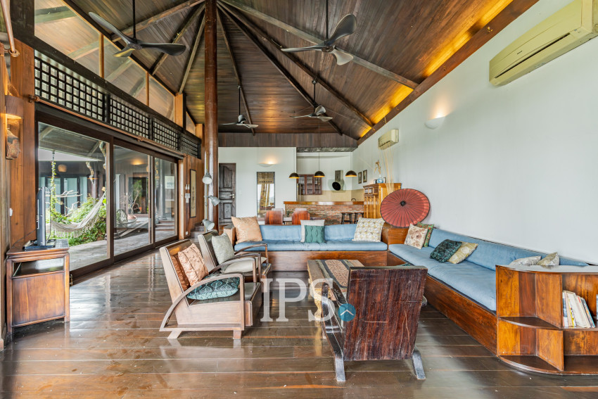Renovated Duplex 4 Bedroom Penthouse For Rent - Phsar Kandal 1, Phnom Penh