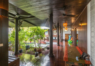 Renovated Duplex 4 Bedroom Penthouse For Rent - Phsar Kandal 1, Phnom Penh thumbnail