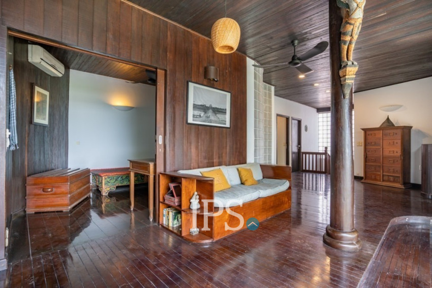 Renovated Duplex 4 Bedroom Penthouse For Rent - Phsar Kandal 1, Phnom Penh