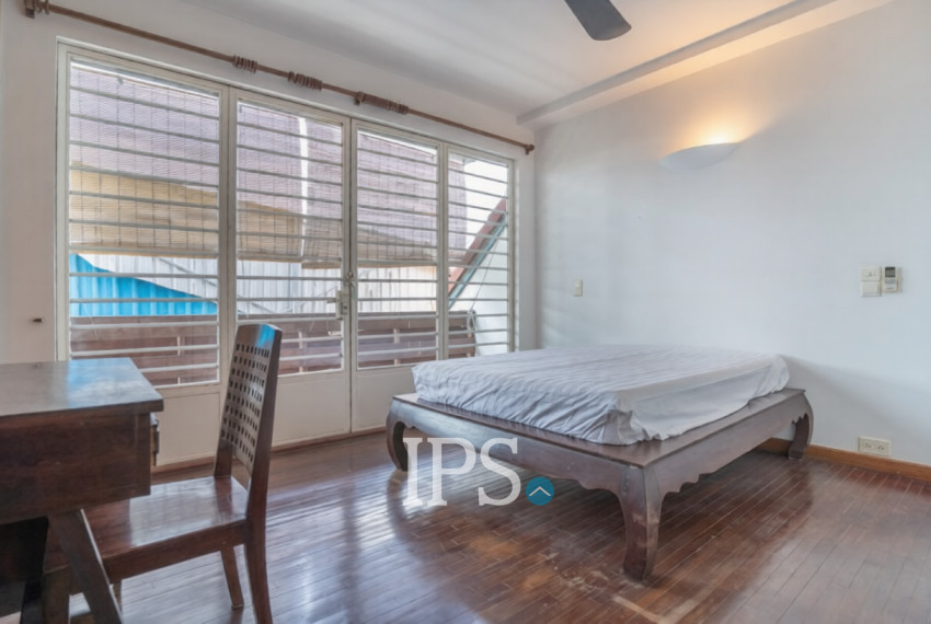 Renovated Duplex 4 Bedroom Penthouse For Rent - Phsar Kandal 1, Phnom Penh