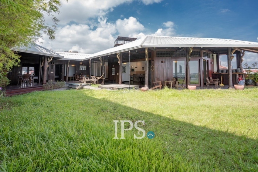 Renovated Duplex 4 Bedroom Penthouse For Rent - Phsar Kandal 1, Phnom Penh