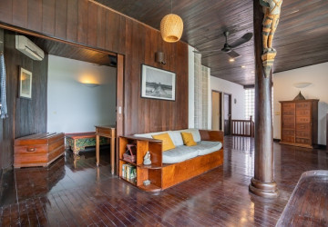 Renovated Duplex 4 Bedroom Penthouse For Rent - Phsar Kandal 1, Phnom Penh thumbnail