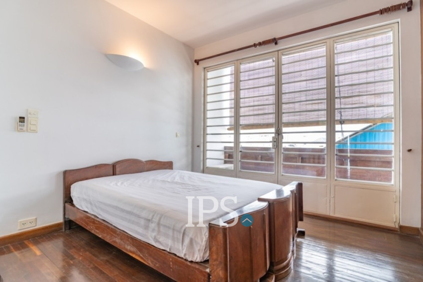 Renovated Duplex 4 Bedroom Penthouse For Rent - Phsar Kandal 1, Phnom Penh