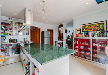 5 Bedroom Apartment For Rent - Slor Kram, Siem Reap thumbnail