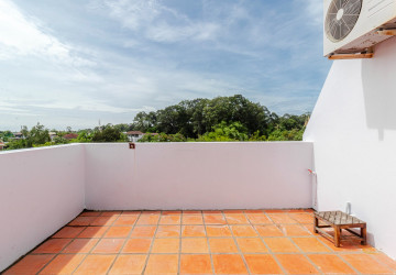 5 Bedroom Apartment For Rent - Slor Kram, Siem Reap thumbnail