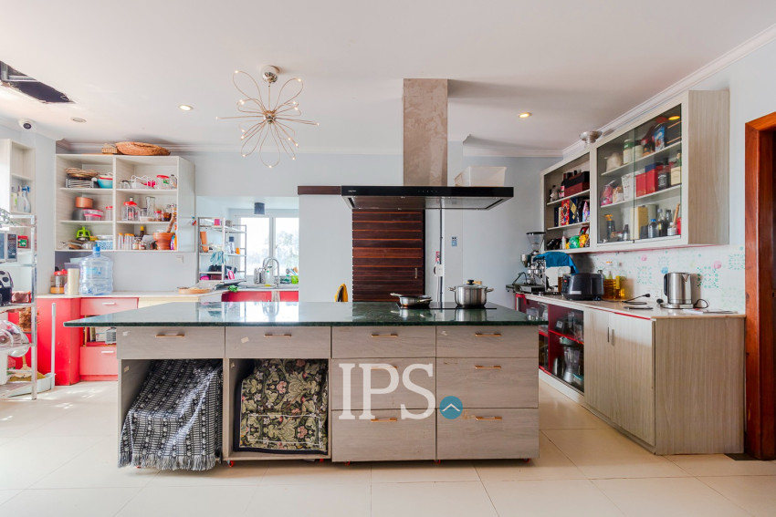 5 Bedroom Apartment For Rent - Slor Kram, Siem Reap