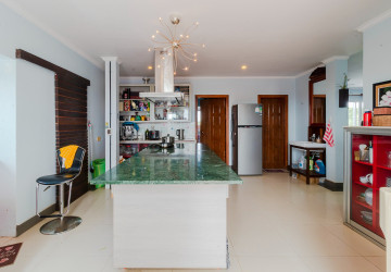 5 Bedroom Apartment For Rent - Slor Kram, Siem Reap thumbnail