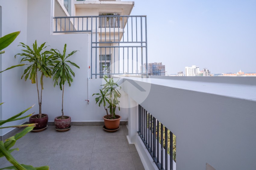 2 Bedroom Serviced Apartment For Rent - Tonle Bassac, Phnom Penh