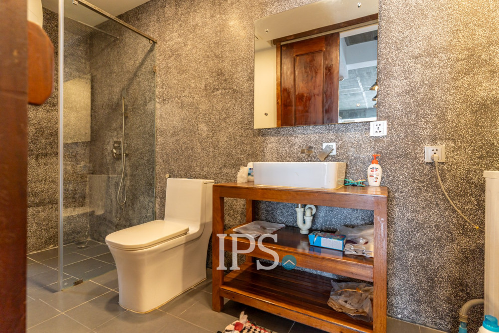 1 Bedroom Serviced Apartment For Rent - BKK1, Phnom Penh - Image 14