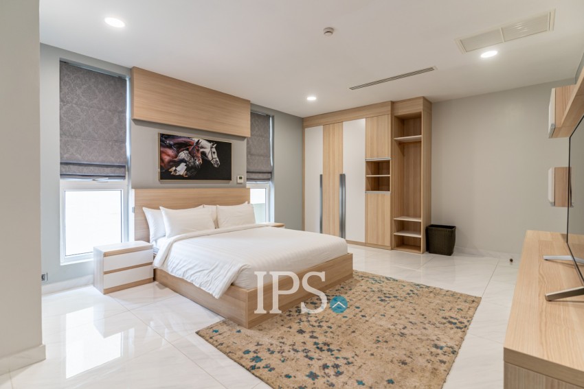 3 Bedroom Serviced Apartment For Rent - BKK2, Phnom Penh