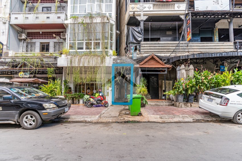 3 Bedroom Duplex Renovated Apartment For Rent - Along Riverside, Phsar Kandal 1, Phnom Penh