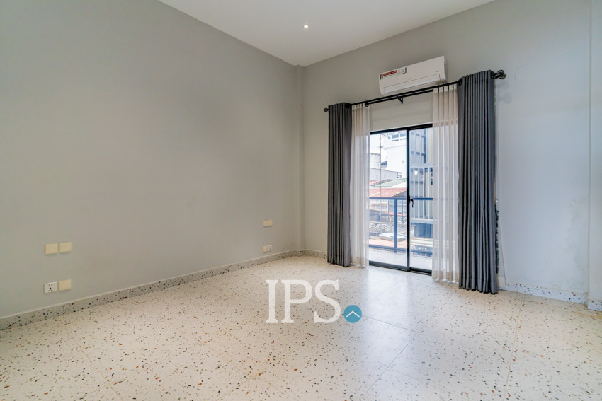 Renovated 3 Bedroom Apartment For Rent - Phsar Kandal 1, Phnom Penh