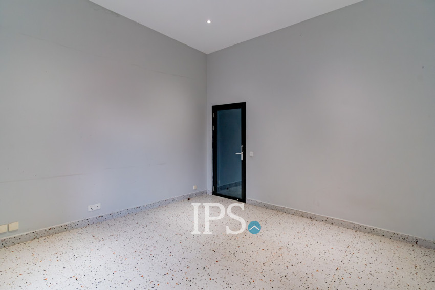 Renovated 3 Bedroom Apartment For Rent - Phsar Kandal 1, Phnom Penh