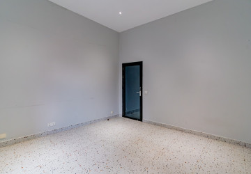 Renovated 3 Bedroom Apartment For Rent - Phsar Kandal 1, Phnom Penh thumbnail
