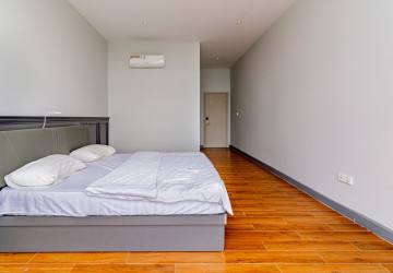 Renovated 3 Bedroom Apartment For Rent - Phsar Kandal 1, Phnom Penh thumbnail