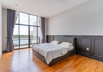 Renovated 3 Bedroom Apartment For Rent - Phsar Kandal 1, Phnom Penh thumbnail