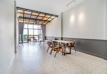 Renovated 3 Bedroom Apartment For Rent - Phsar Kandal 1, Phnom Penh thumbnail
