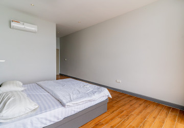 Renovated 3 Bedroom Apartment For Rent - Phsar Kandal 1, Phnom Penh thumbnail