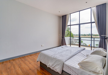 Renovated 3 Bedroom Apartment For Rent - Phsar Kandal 1, Phnom Penh thumbnail