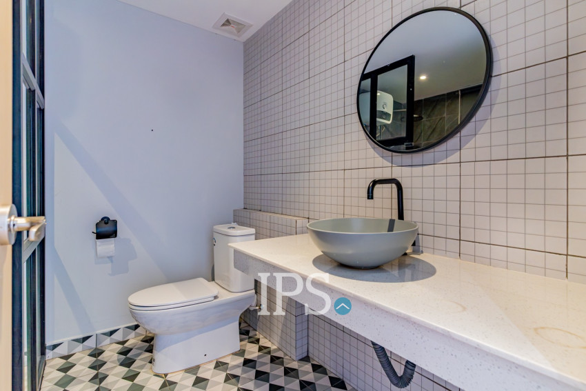 Renovated 3 Bedroom Apartment For Rent - Phsar Kandal 1, Phnom Penh