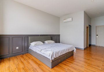 Renovated 3 Bedroom Apartment For Rent - Phsar Kandal 1, Phnom Penh thumbnail