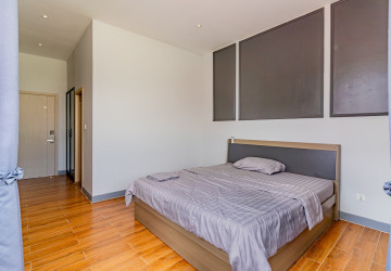 Renovated 3 Bedroom Apartment For Rent - Phsar Kandal 1, Phnom Penh thumbnail