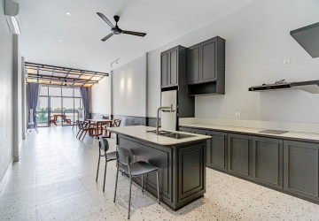 Renovated 3 Bedroom Apartment For Rent - Phsar Kandal 1, Phnom Penh thumbnail