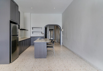 Renovated 3 Bedroom Apartment For Rent - Phsar Kandal 1, Phnom Penh thumbnail