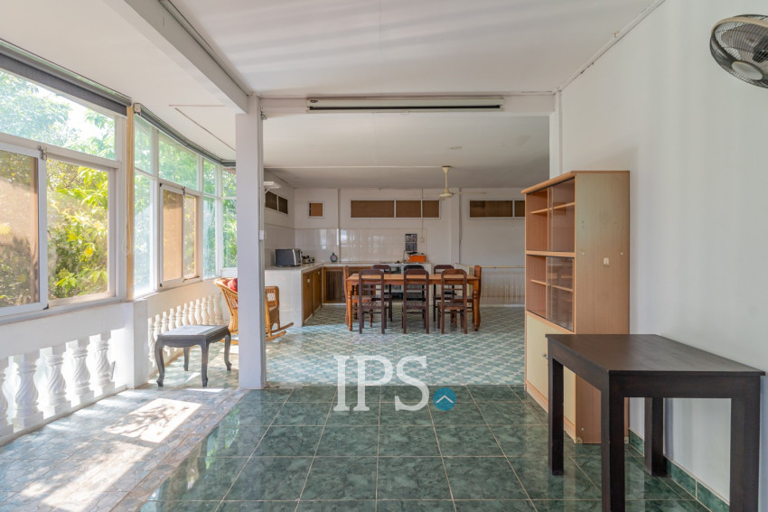 4 Bedroom Townhouse For Rent - Tonle Bassac, Phnom Penh