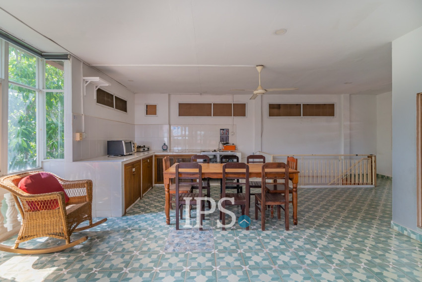 4 Bedroom Townhouse For Rent - Tonle Bassac, Phnom Penh