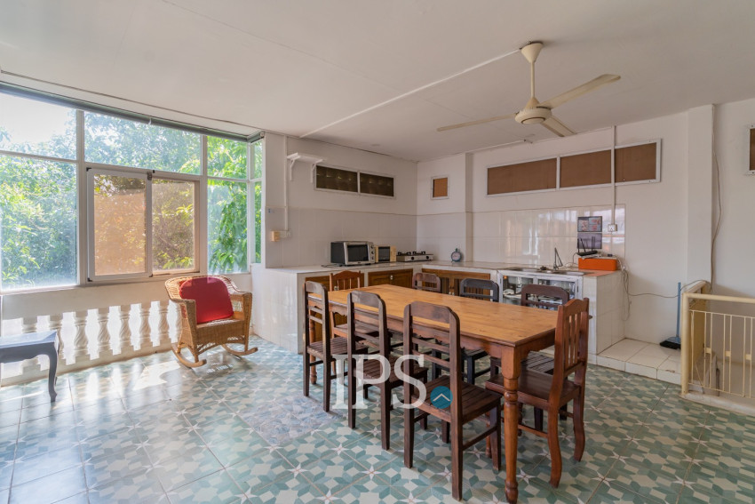 4 Bedroom Townhouse For Rent - Tonle Bassac, Phnom Penh