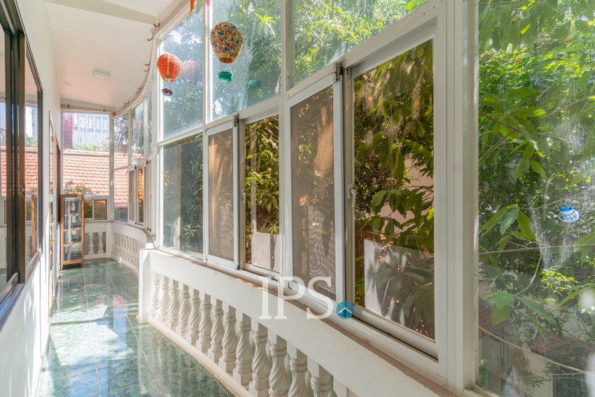 4 Bedroom Townhouse For Rent - Tonle Bassac, Phnom Penh