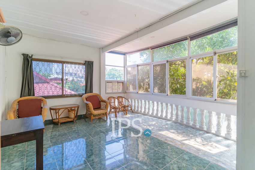 4 Bedroom Townhouse For Rent - Tonle Bassac, Phnom Penh