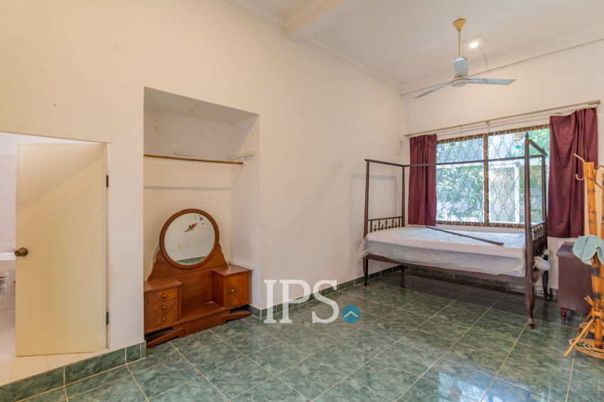 4 Bedroom Townhouse For Rent - Tonle Bassac, Phnom Penh
