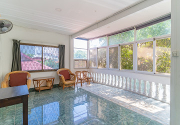 4 Bedroom Townhouse For Rent - Tonle Bassac, Phnom Penh thumbnail