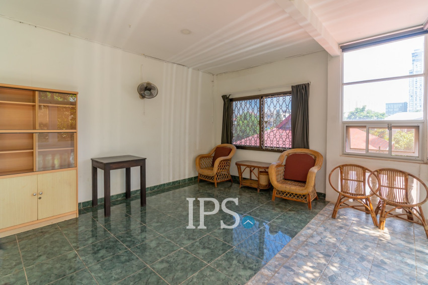 4 Bedroom Townhouse For Rent - Tonle Bassac, Phnom Penh