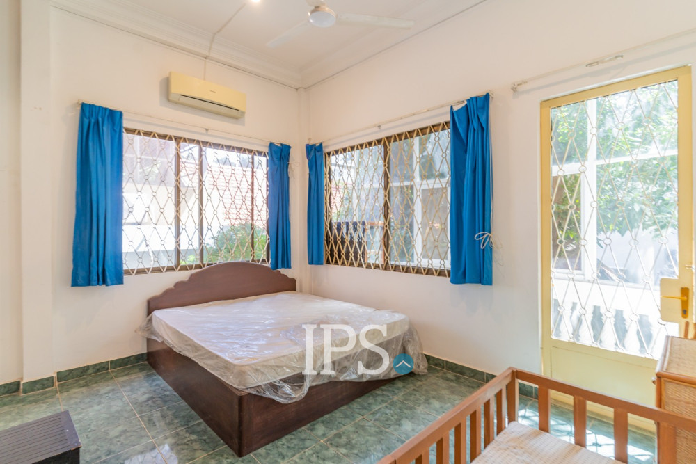 4 Bedroom Townhouse For Rent - Tonle Bassac, Phnom Penh - Image 15