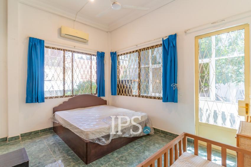 4 Bedroom Townhouse For Rent - Tonle Bassac, Phnom Penh