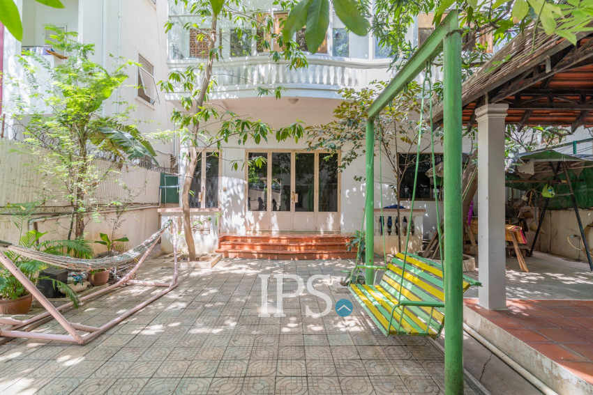 4 Bedroom Townhouse For Rent - Tonle Bassac, Phnom Penh
