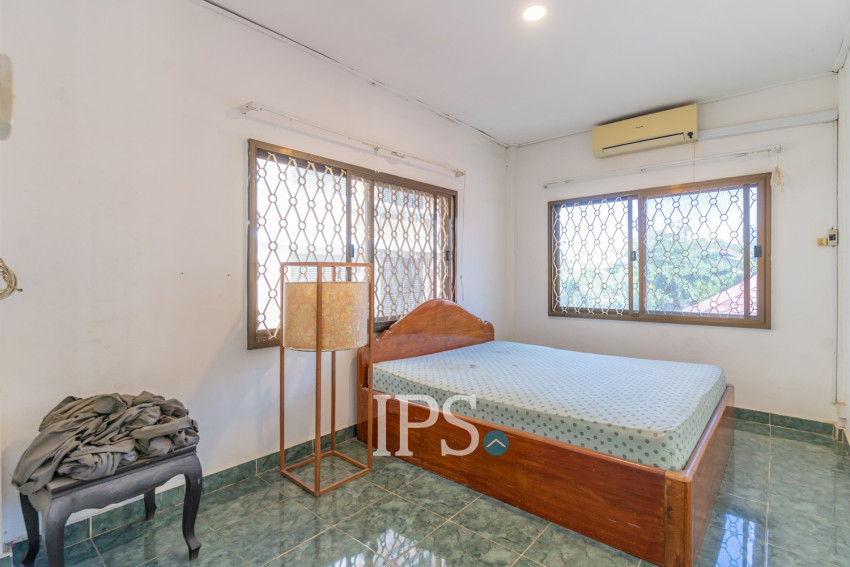 4 Bedroom Townhouse For Rent - Tonle Bassac, Phnom Penh
