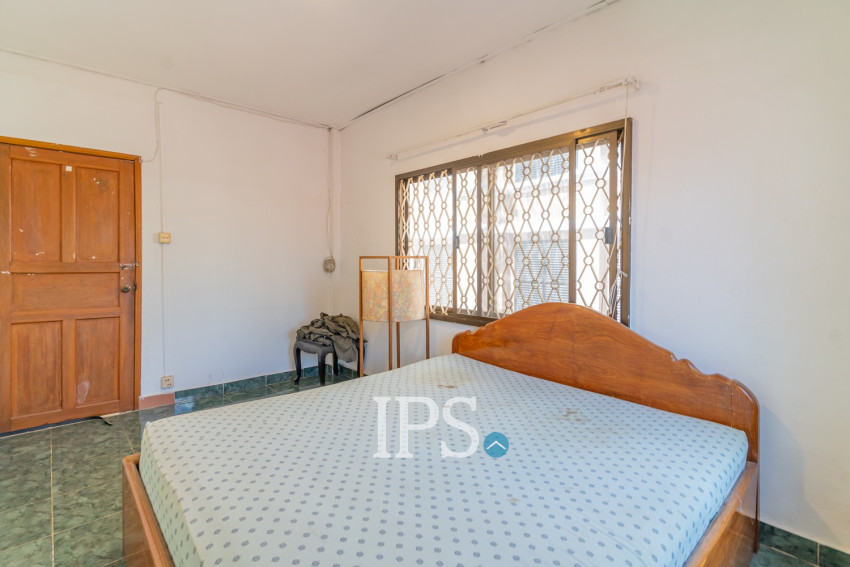 4 Bedroom Townhouse For Rent - Tonle Bassac, Phnom Penh