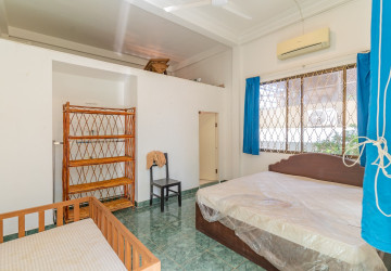 4 Bedroom Townhouse For Rent - Tonle Bassac, Phnom Penh thumbnail