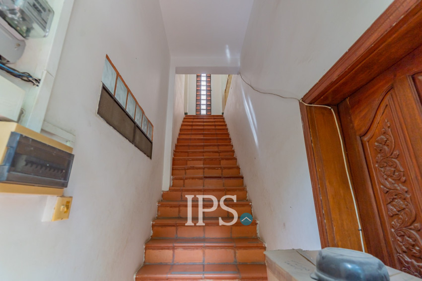 4 Bedroom Townhouse For Rent - Tonle Bassac, Phnom Penh