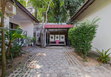 1 Bedroom Apartment For Rent - Slor Kram, Siem Reap thumbnail