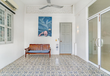 Renovated 3 Bedroom Apartment For Rent - Phsar Kandal 1, Phnom Penh thumbnail