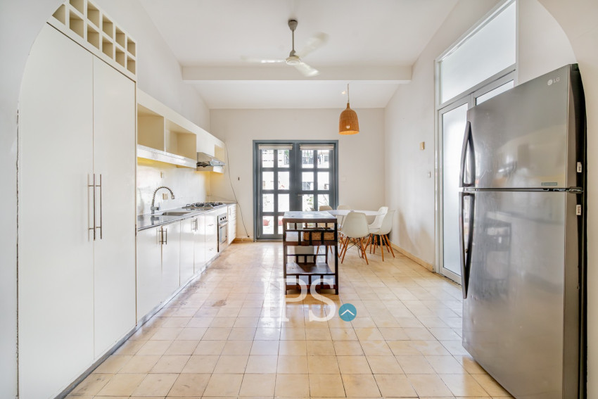 Renovated 3 Bedroom Apartment For Rent - Phsar Kandal 1, Phnom Penh