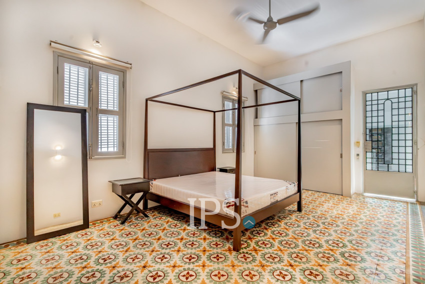 Renovated 3 Bedroom Apartment For Rent - Phsar Kandal 1, Phnom Penh